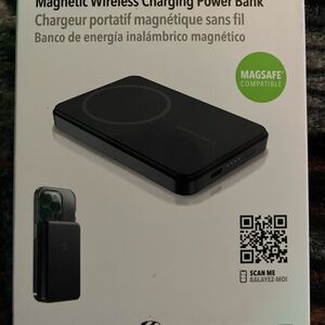 Magnetic Wireless Charging Power Bank - Black